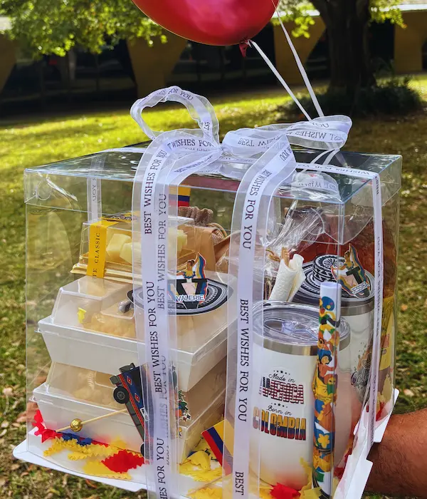 Caja colombiana para dos , desayuno en orlando florida