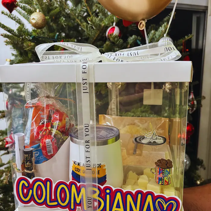 Desayuno sorpresa de Huevos pericos con arepa